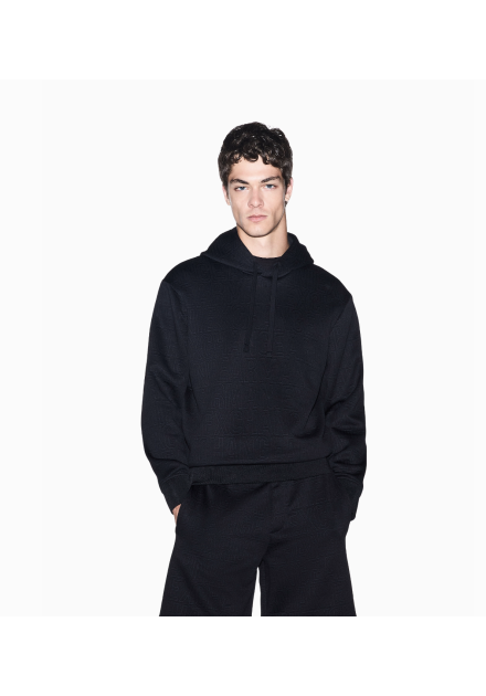 Sudadera Armani Exchange negra - frontal en modelo
