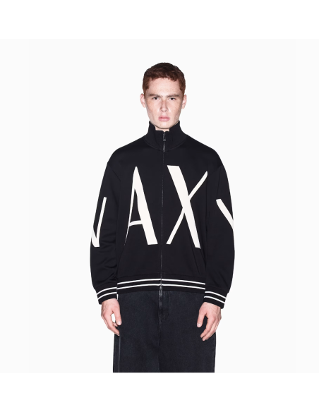 Sudadera Armani Exchange negra - frontal en modelo