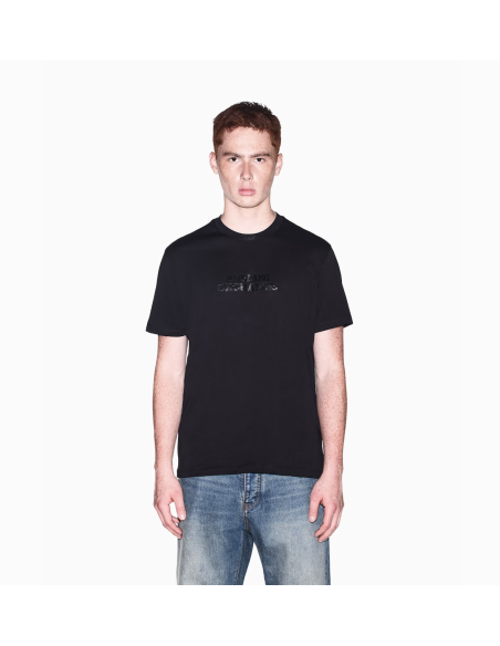 Camiseta Armani Exchange negra - frontal en modelo