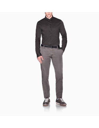 Pantalón chino Armani Exchange marrón para hombre, vista frontal