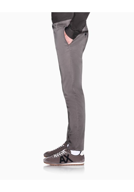 Pantalón Armani Exchange marrón hombre, vista lateral