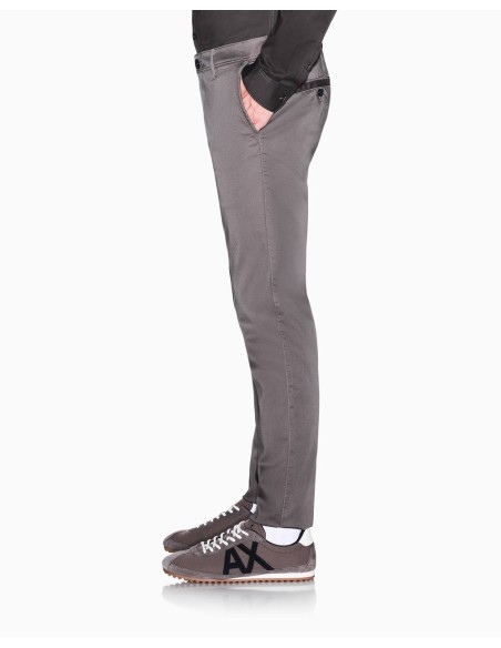 Pantalón Armani Exchange marrón hombre, vista lateral
