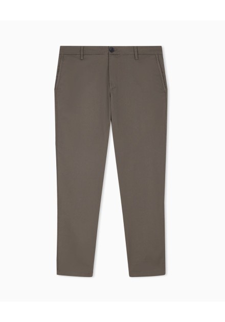 Pantalón chino Armani Exchange marrón, detalle del tejido elástico
