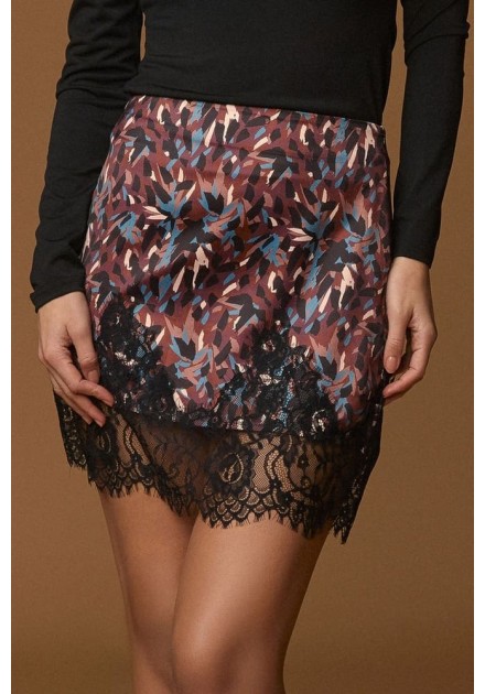 Falda Minueto Lulu estampada con bajo de encaje, vista frontal Falda Minueto Lulu estampada con bajo de encaje, vista frontal