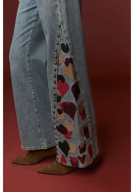 Vaqueros Minueto Lovely detalle de corazones bordados y tachuelas Vaqueros Minueto Lovely detalle de corazones bordados y tachuelas