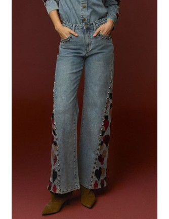 Vaqueros Minueto Lovely anchos con corazones bordados, vista frontal