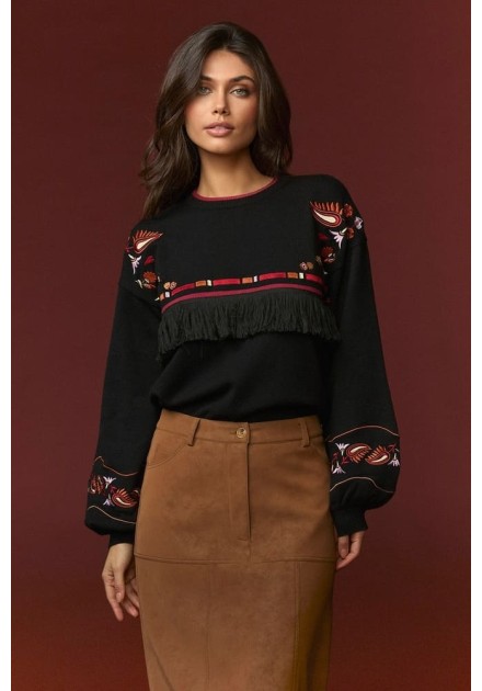 Jersey Minueto Boho negro con bordados y flecos, vista frontal Jersey Minueto Boho negro con bordados y flecos, vista frontal